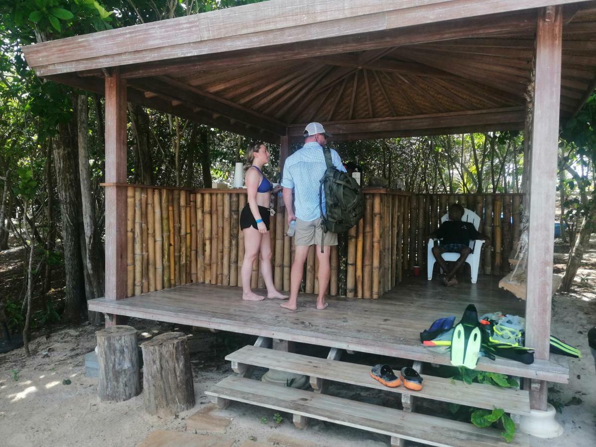 Sonny Island Resort Cabanas Frente Al Mar Punta Bajo Rico エクステリア 写真
